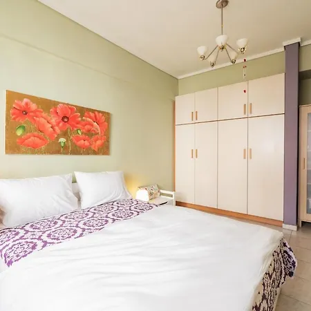 Harbor Views Next To The Subway And Railway Θεσσαλονίκη