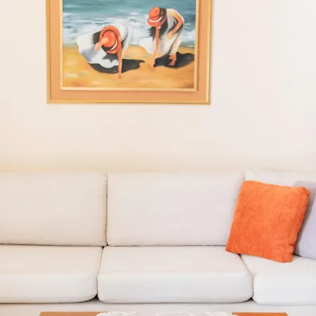 Harbor Views Next To The Subway And Railway Apartmán Soluň